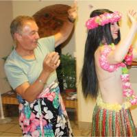 Danse tahitienne avec participation du public - Paris Tour du Monde