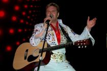 Elvis chanté en direct par Alain