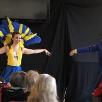 Paris au mois de Mai - tableau plumes Bleu et Jaune